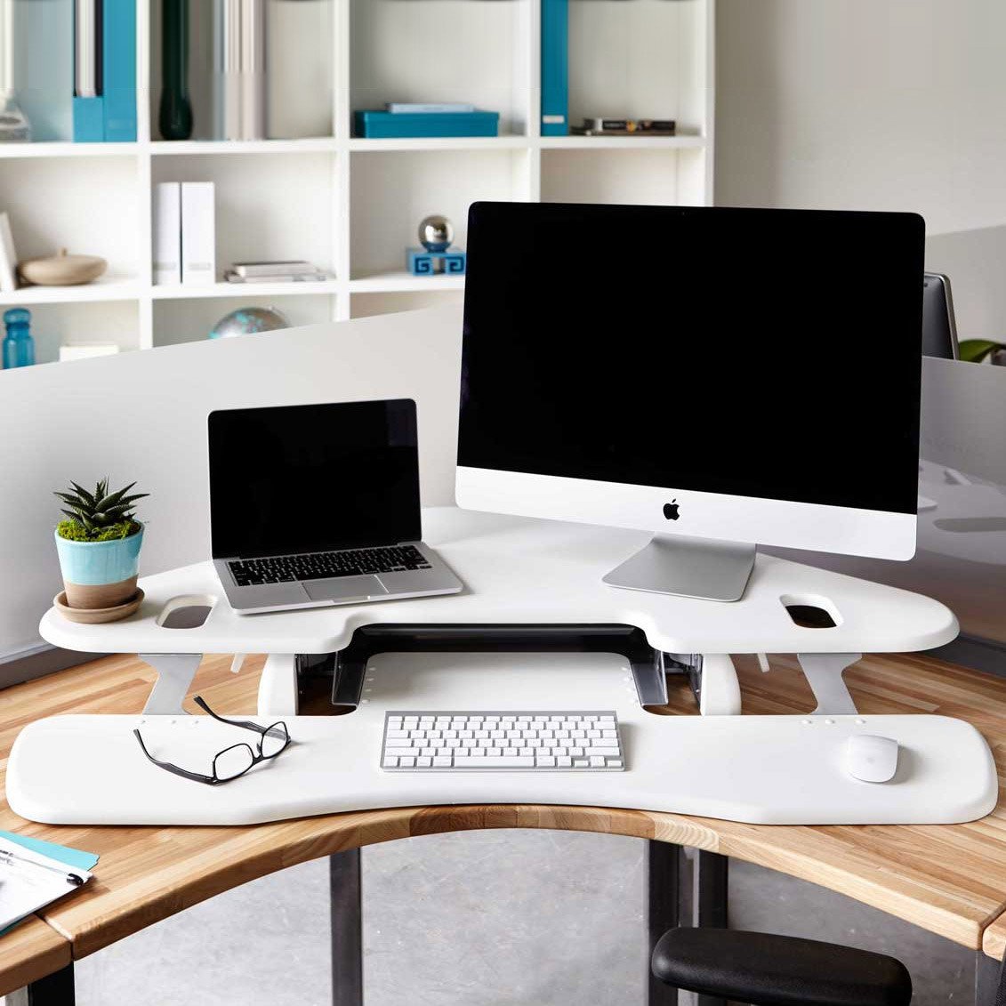 Varidesk Corner Desk Cube Corner 48 White Sitting
